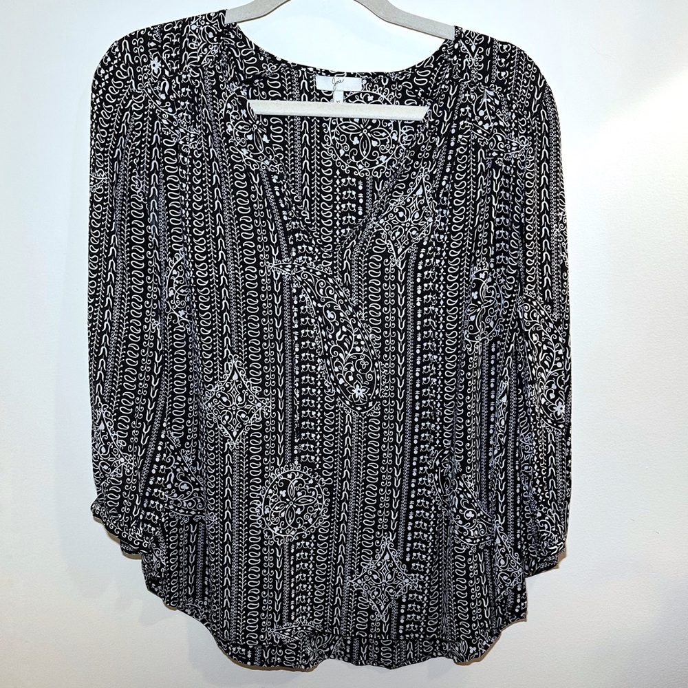 Joie 100% Silk Blouse in Size Small, Navy/White pattern